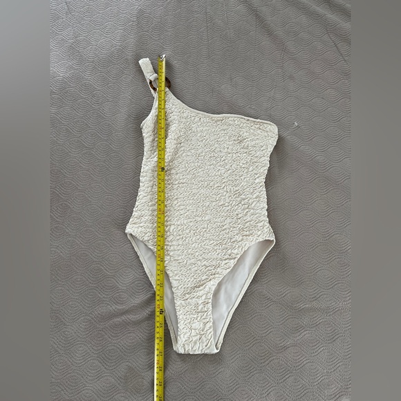 🆕 Free People Juillet Jessi One-Shoulder crinkle Cream Swimsuit size medium - Picture 13 of 14